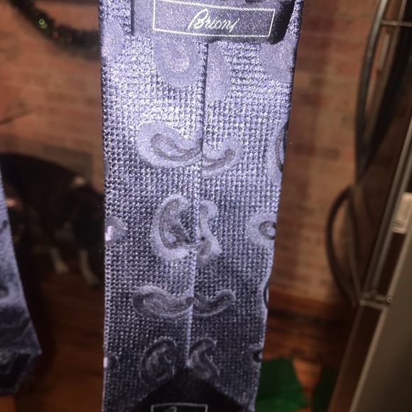 Brioni Men’s Navy Blue Italian Silk Tie - Picture 3 of 4